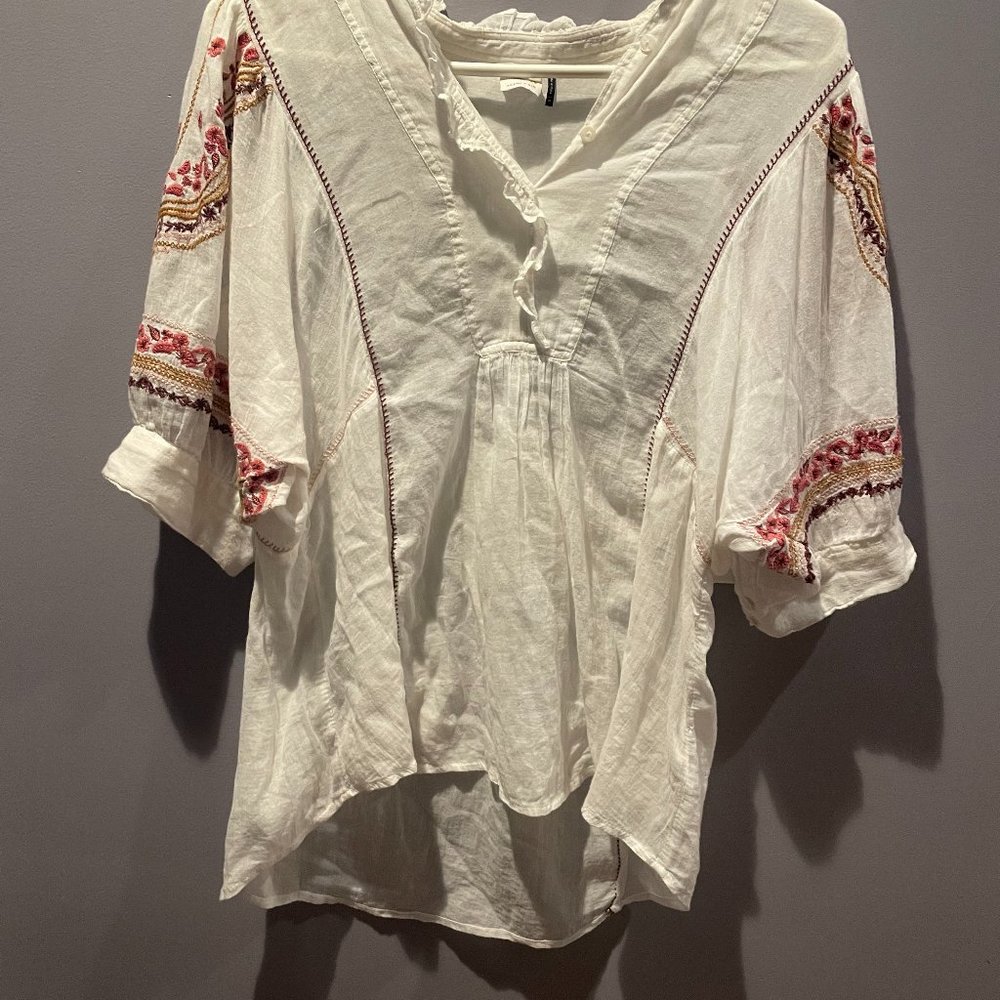 Anthropologie Akemi and Kin Embroidered Top